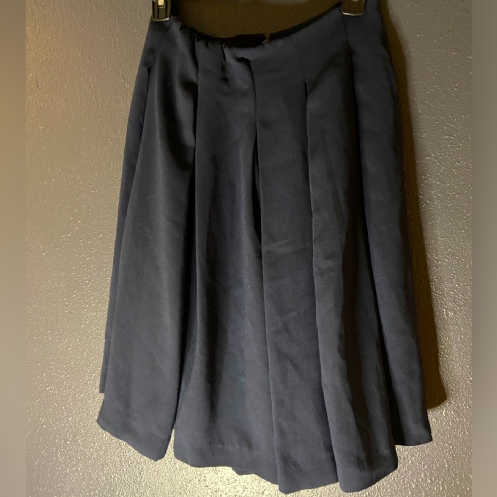 Uniqlo navy skirt